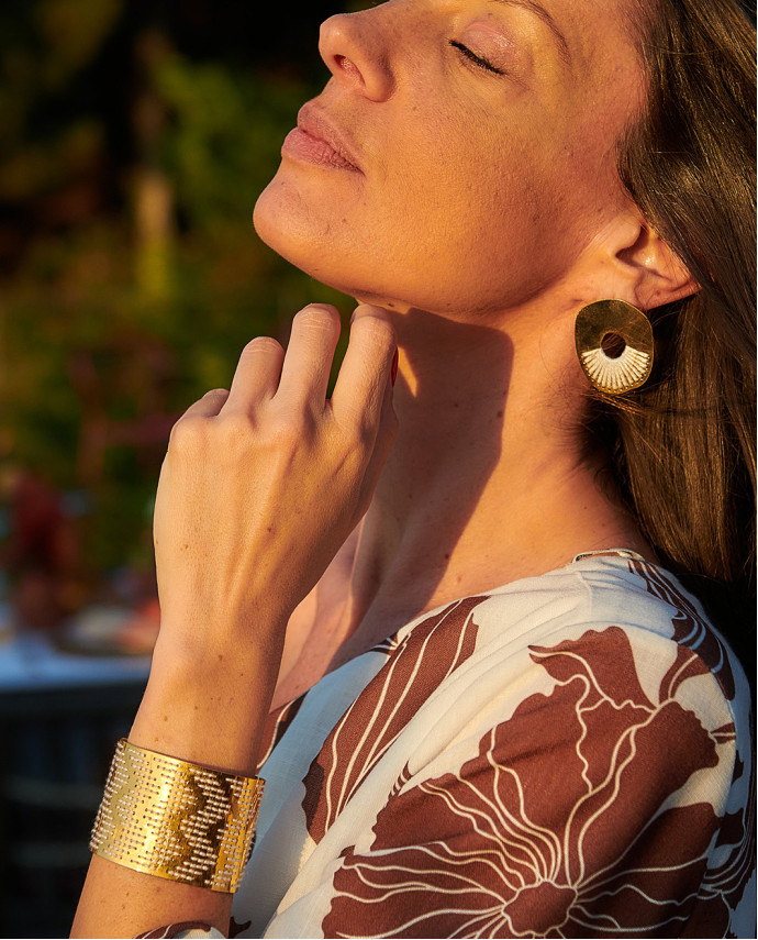 Zig Zag Golden Cuff Λευκό Βραχιόλια Χεριού Zig Zag Golden Cuff Λευκό Βραχιόλια Χεριού